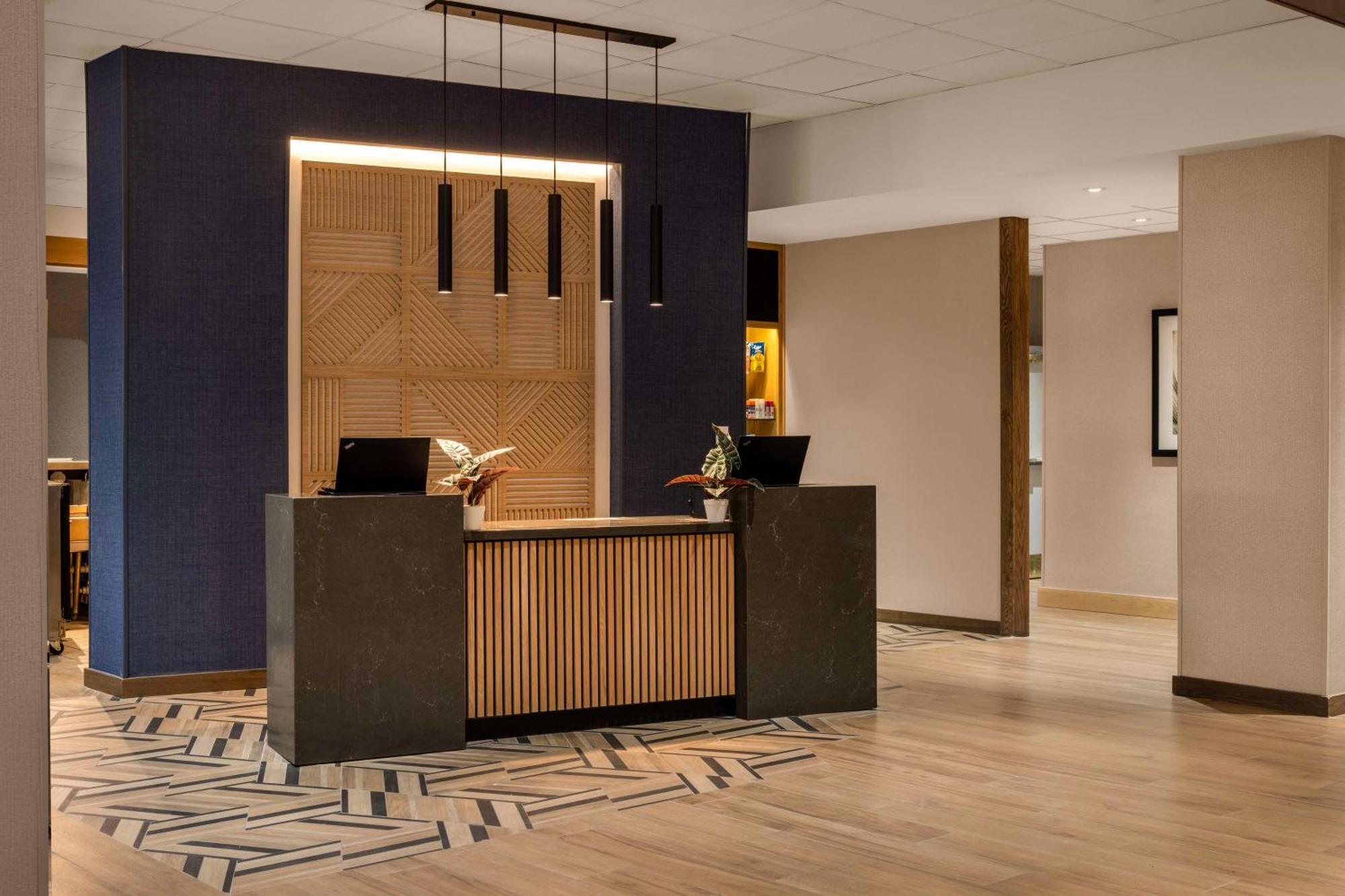 Hyatt Place Indianapolis Airport Exterior foto